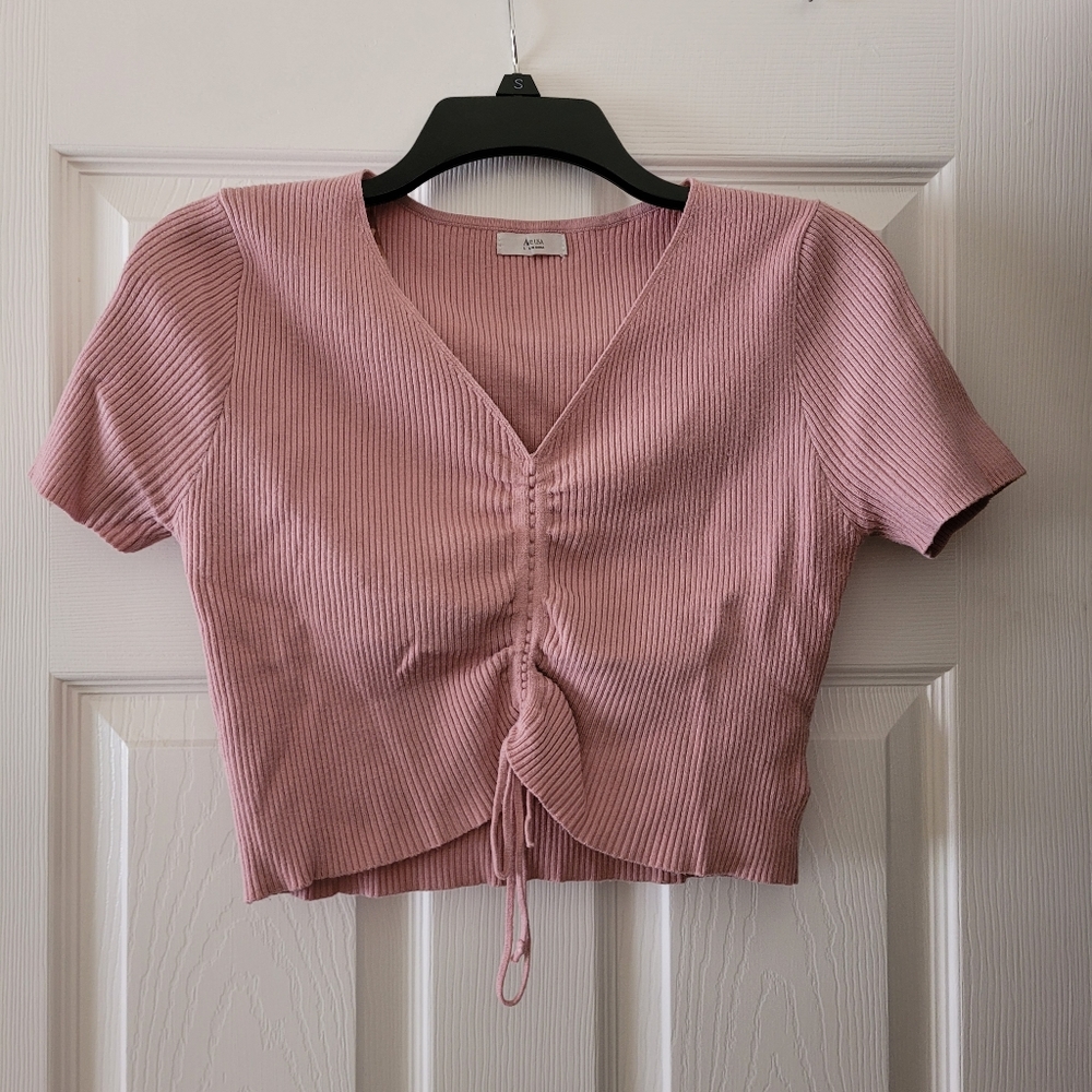 Beautiful Crop Sweater! Juniors Size L